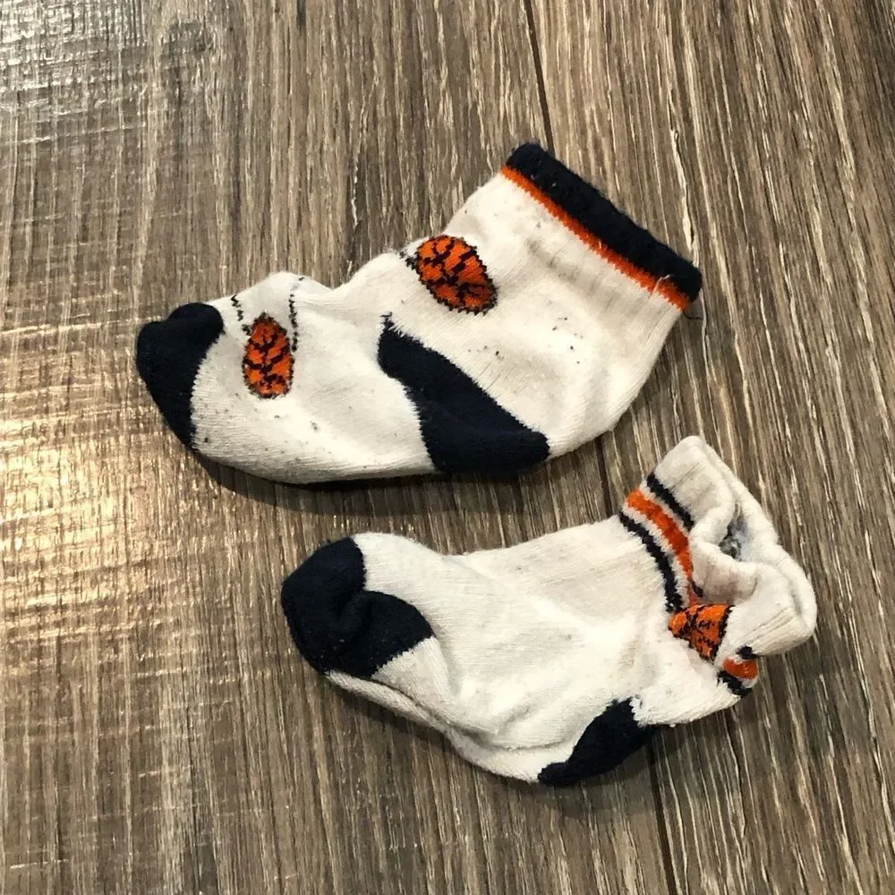 Assorted Newborn and Baby Socks Collection 16 pairs